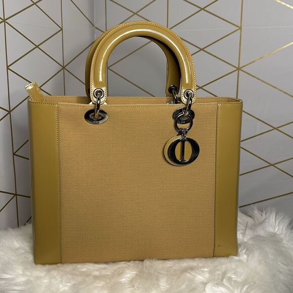 💯Authentic LADY DIOR PATENT LEATHER HANDBAG🍀 - Picture 3 of 17